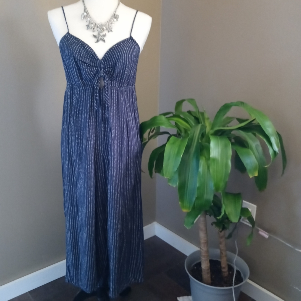 O'Neill spaghetti strap jumber with front tie key hole